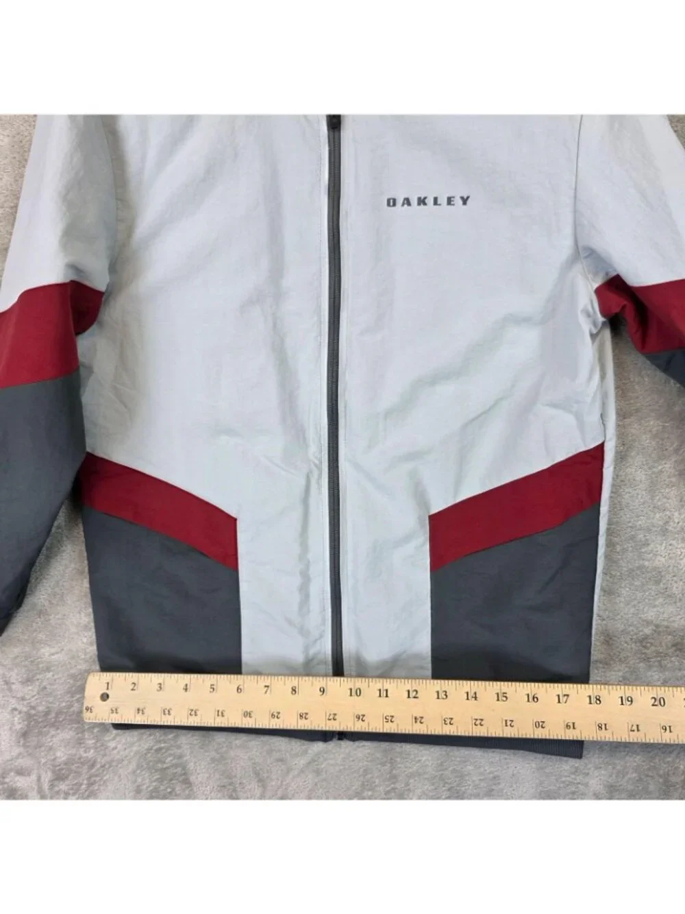 Oakley Jacket Mens Small Gray Red Colorblock Full Zip Lightweight Windbreaker